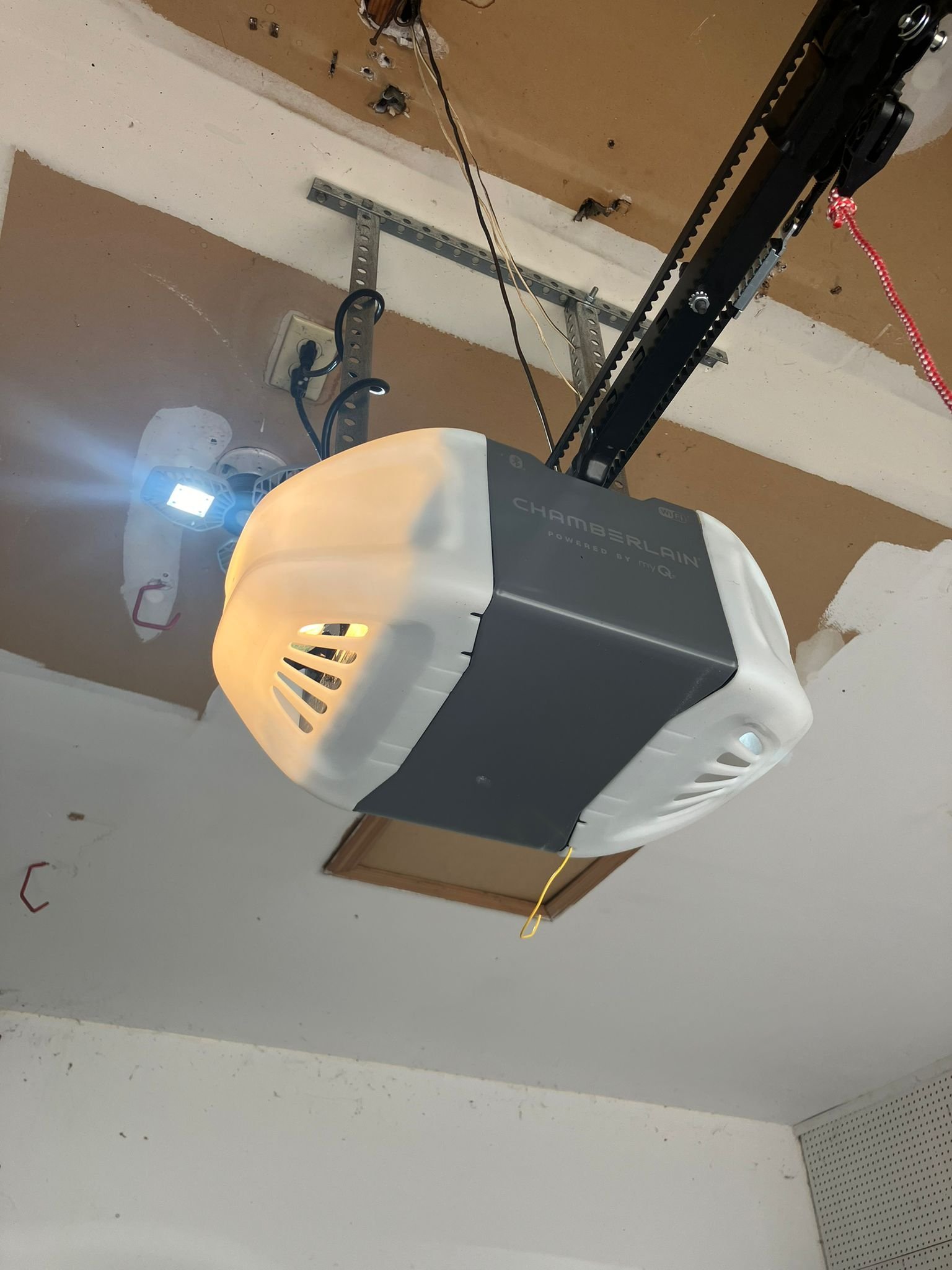 The Benefits of Upgrading with a Garage Door Opener Replacement